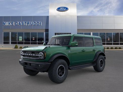 New 2025 Ford Bronco Outer Banks w/ Sasquatch Package AWD/4WD image 1