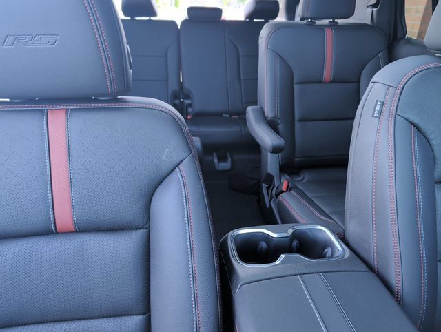 Used 2026 Chevrolet Traverse RS w/ LPO, Floor Liner Package AWD/4WD image 32