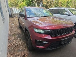 Used 2023 Jeep Grand Cherokee Limited w/ Black Appearance Package video 2