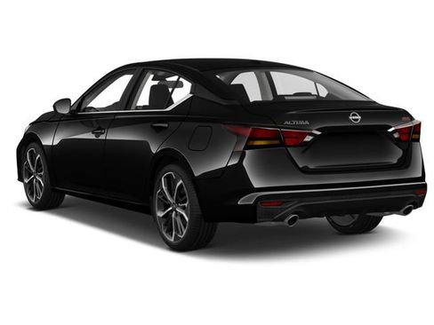 Used 2024 Nissan Altima 2.5 SR w/ SR Premium Package FWD image 2