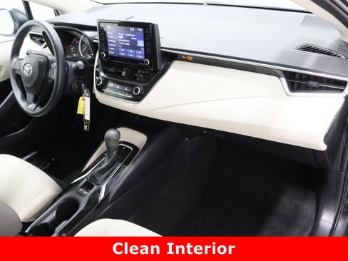 Used 2022 Toyota Corolla LE image 32