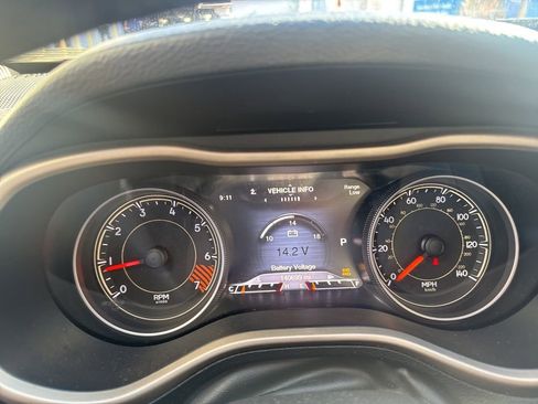 Used 2015 Jeep Cherokee Limited image 23