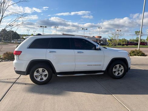 Used 2016 Jeep Grand Cherokee Laredo RWD image 11