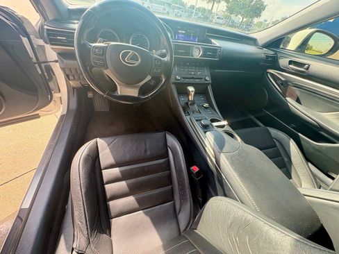 Used 2016 Lexus RC 200t w/ Premium Package RWD image 11