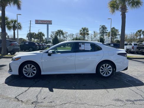 Used 2023 Toyota Camry LE image 7