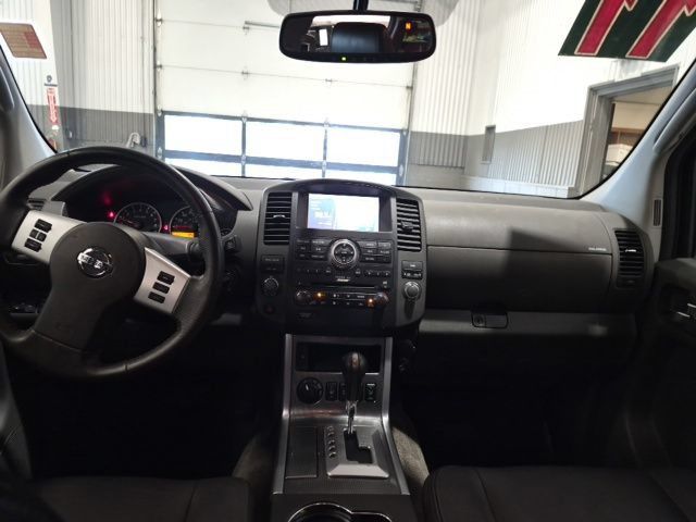 Used 2011 Nissan Pathfinder Silver AWD/4WD image 15