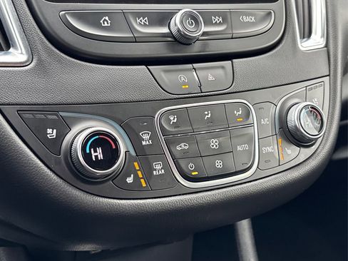 Used 2024 Chevrolet Malibu LT image 29