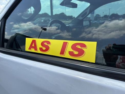 Used 2021 Chevrolet Silverado 1500 LT w/ Convenience Package II image 10