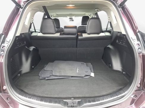 Used 2018 Toyota RAV4 XLE FWD image 30