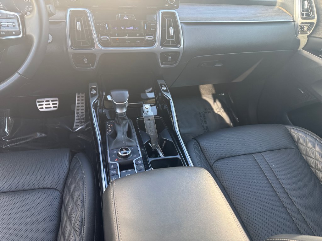 Used 2022 Kia Sorento SX Prestige AWD/4WD image 11