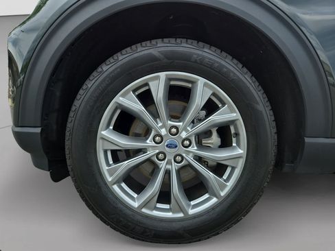 Used 2023 Ford Explorer XLT w/ Equipment Group 202A AWD/4WD image 9