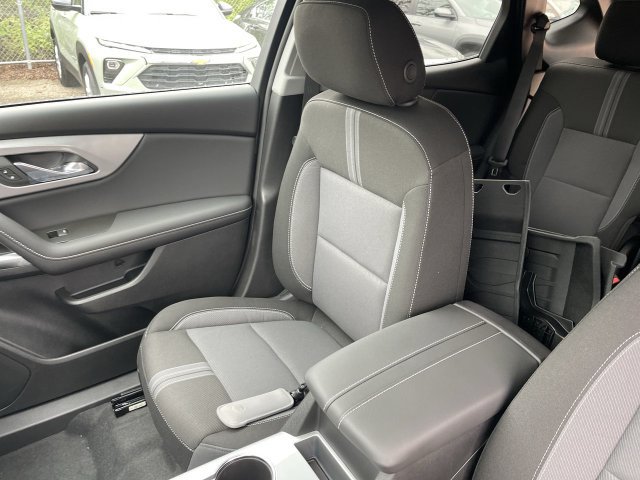 New 2026 Chevrolet Blazer LT w/ Convenience Package FWD image 23