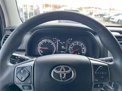 Used 2021 Toyota 4Runner Limited image 11