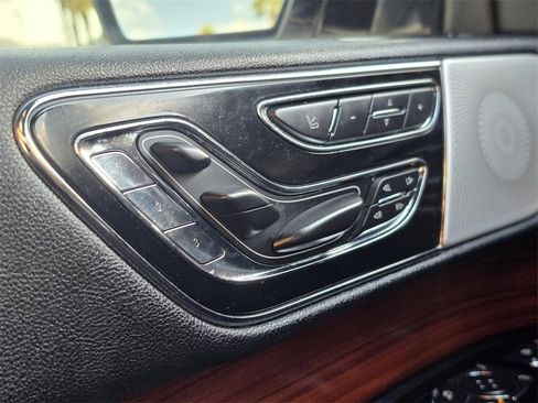 Used 2019 Lincoln Navigator Reserve w/ Cargo Package image 19