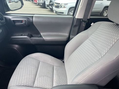 Used 2022 Toyota Tacoma SR5 image 10