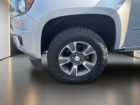 Used 2019 Chevrolet Colorado Z71 AWD/4WD image 10