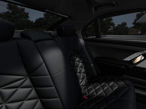 New 2026 BMW 740i image 10