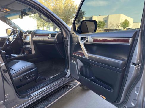 Used 2014 Lexus GX 460 Luxury image 67