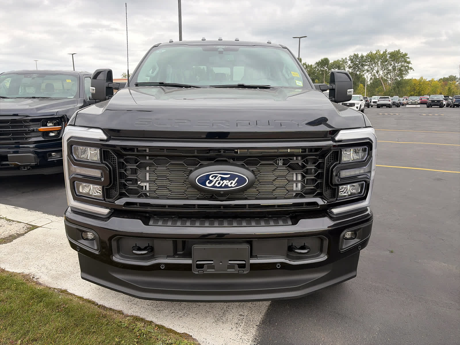 New 2027 Ford F250 Lariat w/ Black Appearance Package AWD/4WD image 2