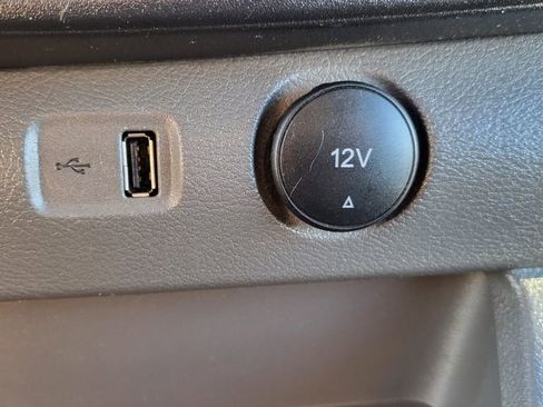 Used 2023 Ford Transit 250 Medium Roof w/ Load Area Protection Package image 27