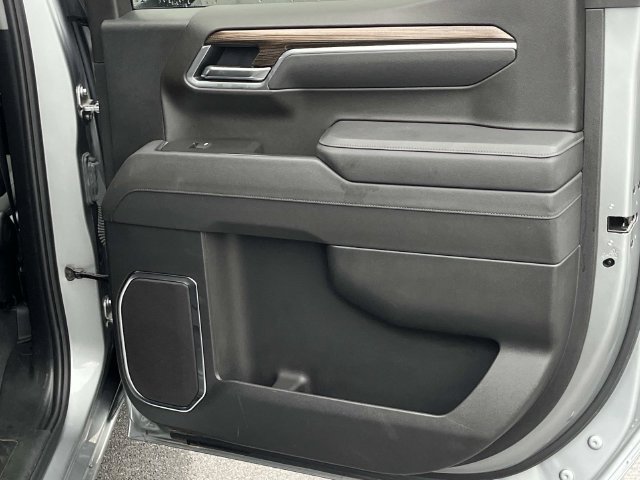Used 2025 Chevrolet Silverado 1500 LT AWD/4WD image 19