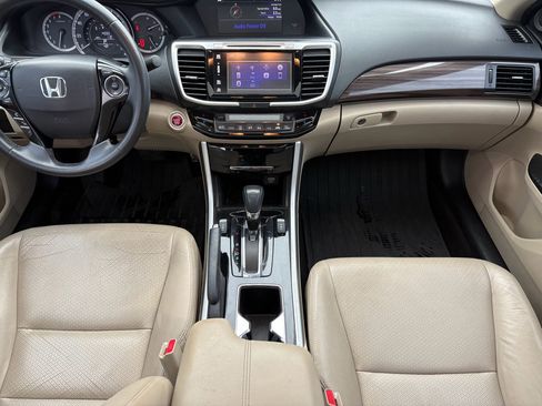 Used 2017 Honda Accord EX-L image 2