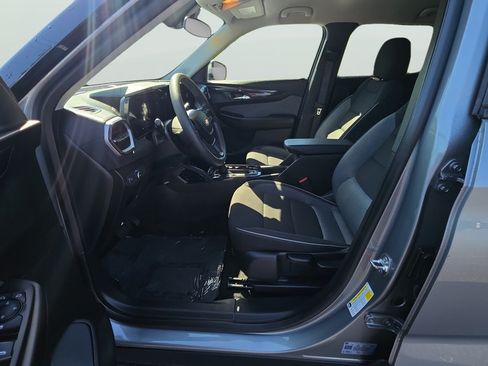 Used 2025 Chevrolet TrailBlazer LT AWD/4WD image 15
