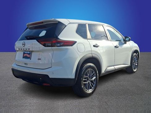 Used 2024 Nissan Rogue S image 6
