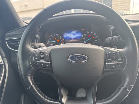 Used 2020 Ford Explorer XLT w/ Equipment Group 202A image 12