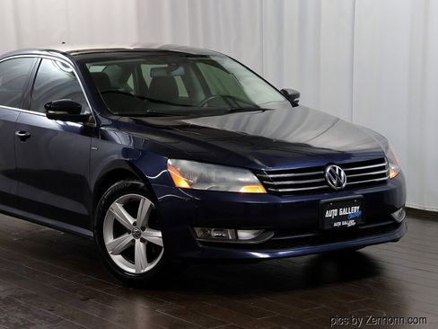 Used 2015 Volkswagen Passat 1.8T Limited Edition image 2