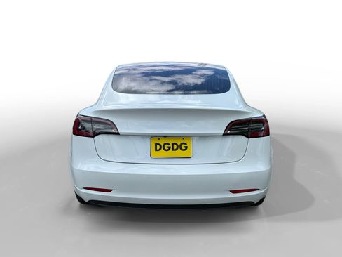 Used 2018 Tesla Model 3 Long Range RWD image 4