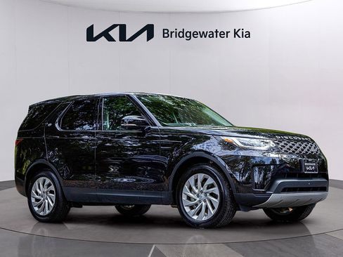 Used 2024 Land Rover Discovery S image 2