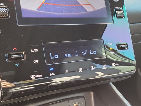 Used 2024 Hyundai Santa Cruz SEL image 24