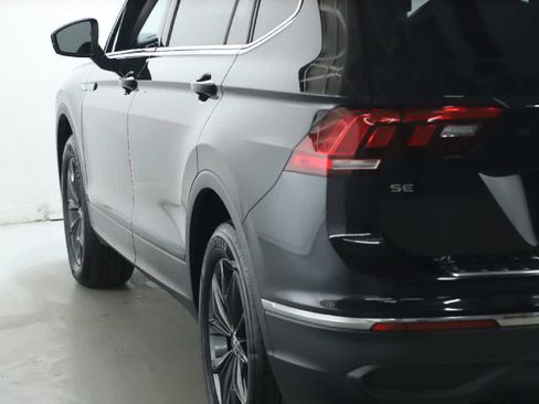 Certified 2023 Volkswagen Tiguan SE image 42