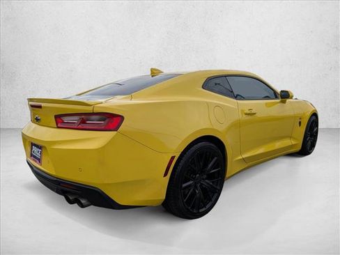 Used 2016 Chevrolet Camaro LT RWD image 5