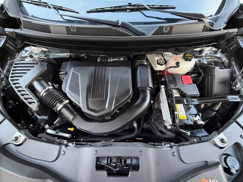 Used 2025 Chevrolet Traverse RS w/ LPO, Floor Liner Package FWD image 9