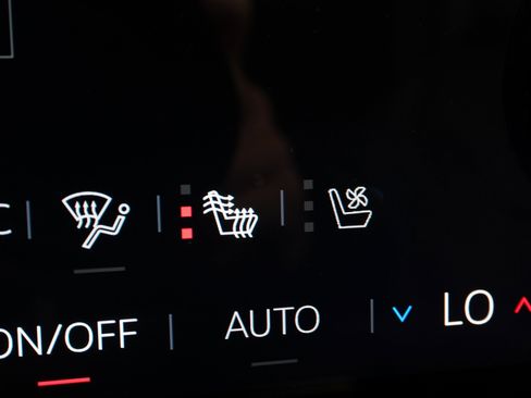 Used 2026 GMC Yukon Denali w/ Advanced Technology Package image 26