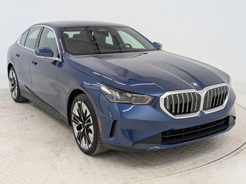 New 2025 BMW 530i w/ Premium Package image 2