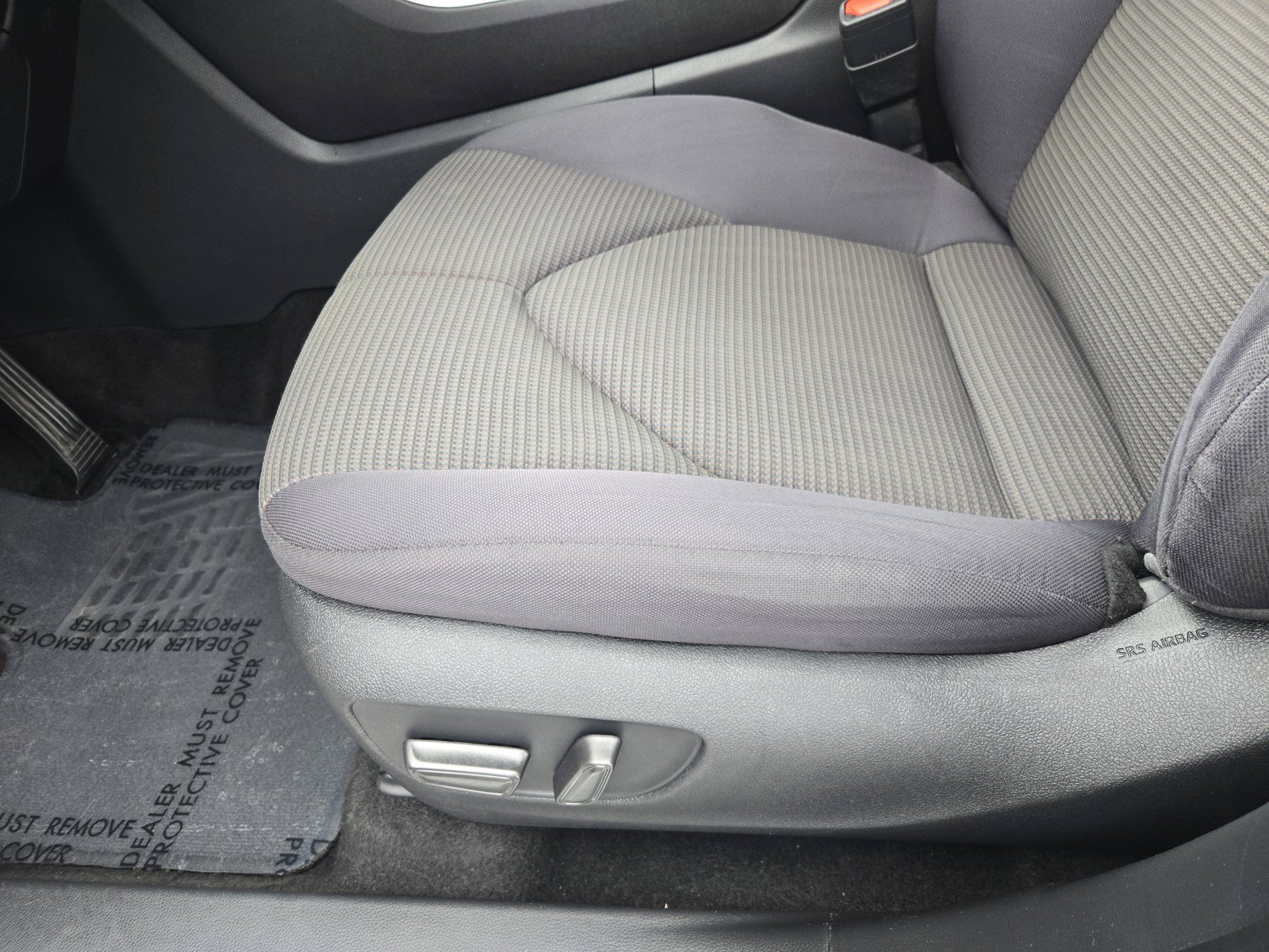 Used 2023 Toyota Highlander LE FWD image 16