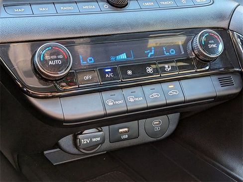 Used 2025 Hyundai Elantra SEL image 23