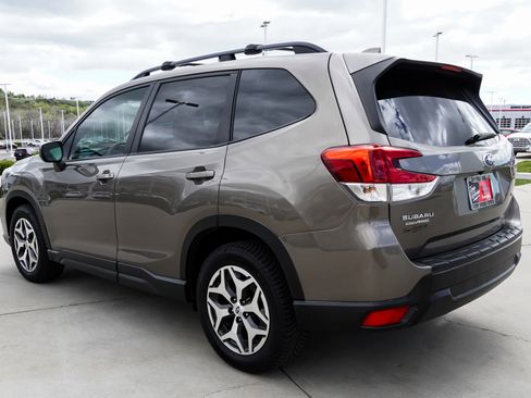 Used 2021 Subaru Forester Premium w/ Popular Package #1 AWD/4WD image 6
