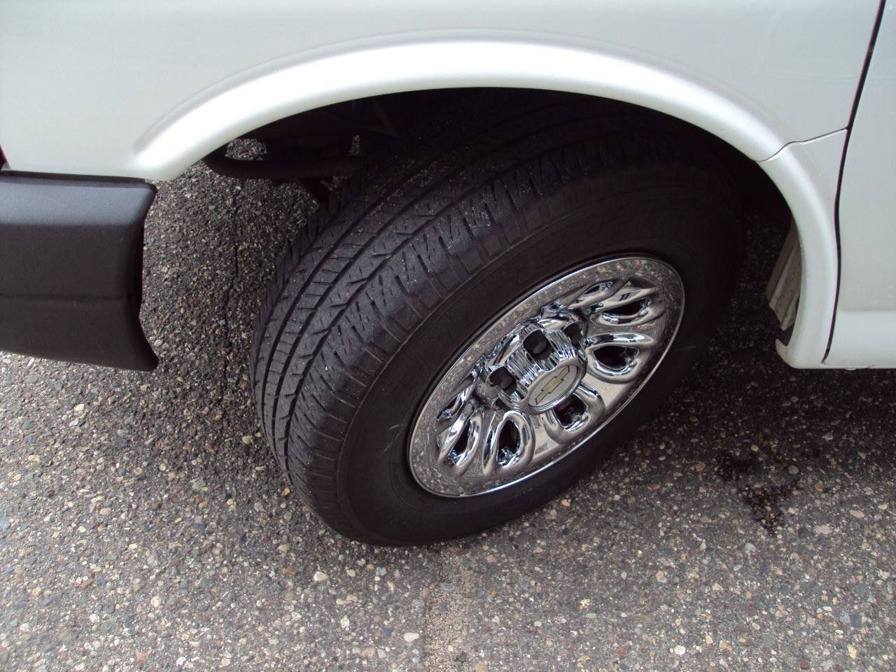 Used 2013 Chevrolet Express 1500 AWD image 28