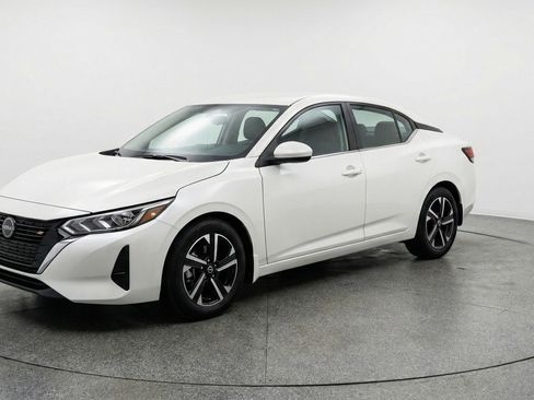 Used 2025 Nissan Sentra SV FWD image 3