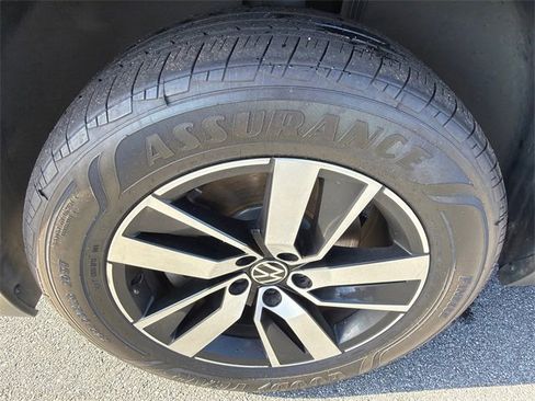 Used 2021 Volkswagen Atlas SE image 11