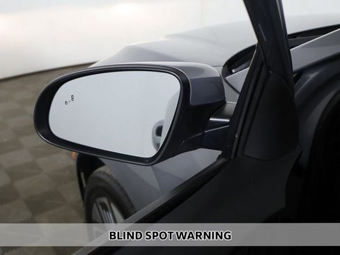 Used 2023 Hyundai Kona SE image 4