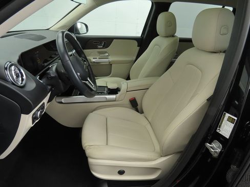 Certified 2023 Mercedes-Benz GLB 250 image 19