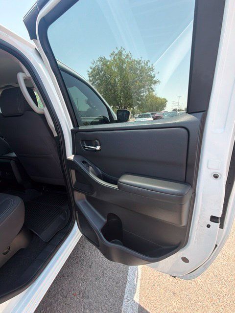 Certified 2024 Nissan Frontier SV AWD/4WD image 17