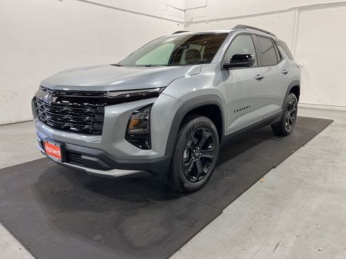 New 2026 Chevrolet Equinox LT w/ Convenience Package II AWD/4WD image 3