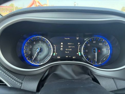 New 2027 Chrysler Pacifica Select FWD image 19