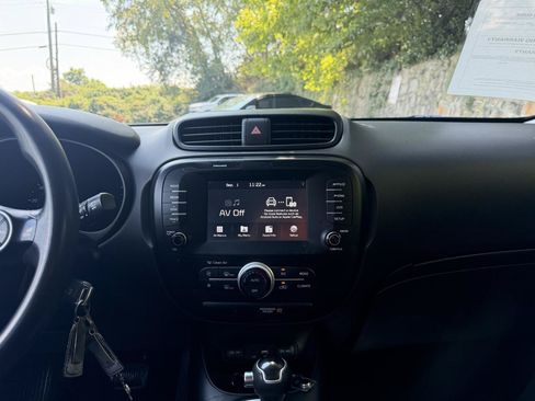 Used 2018 Kia Soul w/ Convenience Package FWD image 24